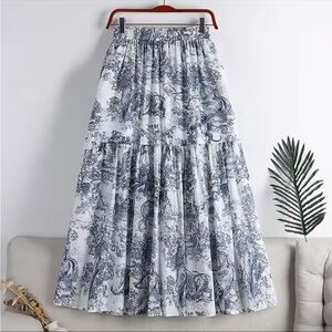OFFERS WELCOME 🌿 Elegant Blue and White Skirt with animal floral print